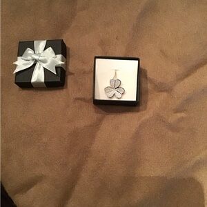 Elegant Silver Four-Leaf Clover Pendant Necklace